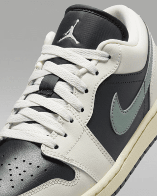 Air Jordan 1 Low Women's Shoes. Nike SG